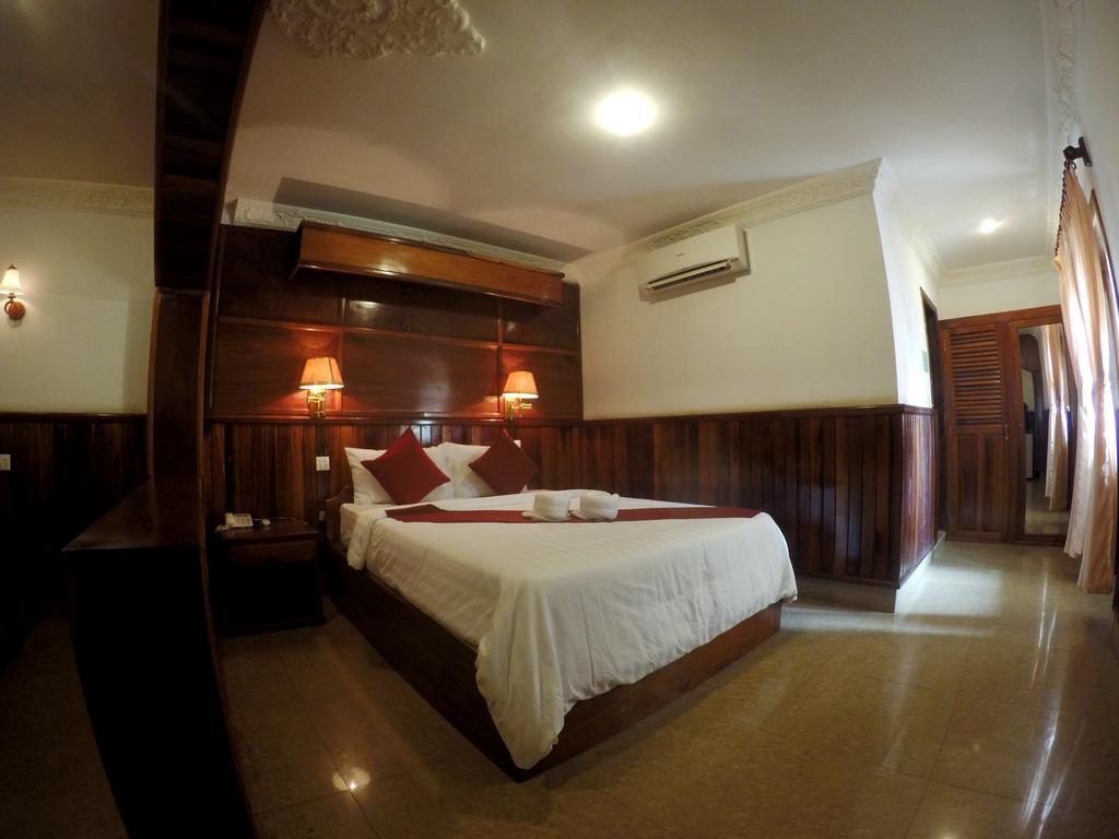 Apsara Sovannaphum Boutique Siem Reap Bagian luar foto
