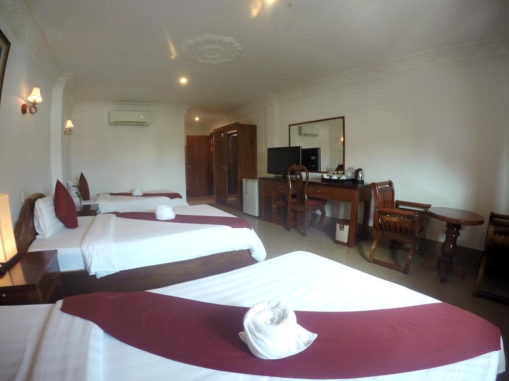 Apsara Sovannaphum Boutique Siem Reap Bagian luar foto