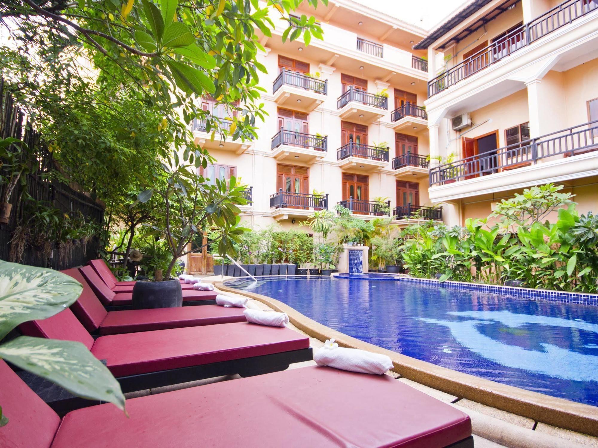 Apsara Sovannaphum Boutique Siem Reap Bagian luar foto