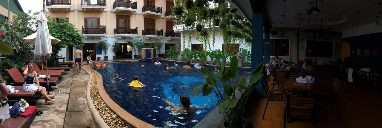 Apsara Sovannaphum Boutique Siem Reap Bagian luar foto
