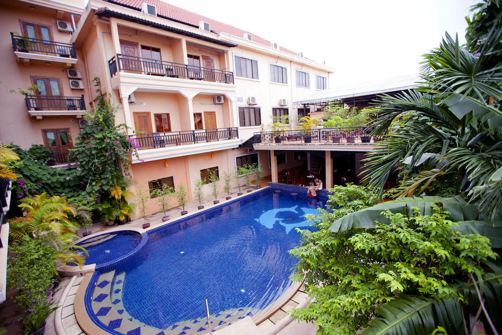 Apsara Sovannaphum Boutique Siem Reap Bagian luar foto