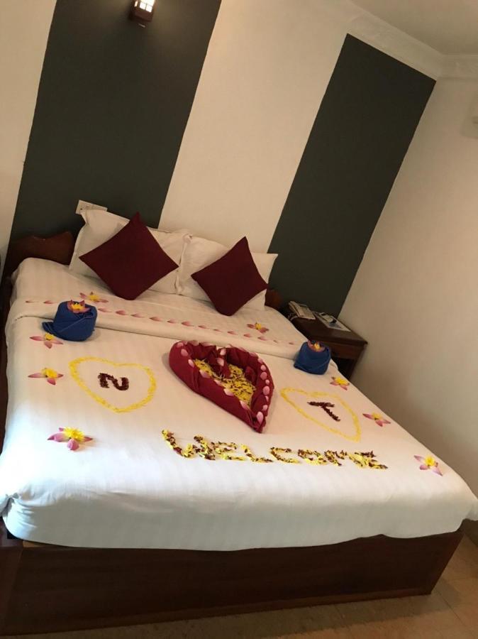 Apsara Sovannaphum Boutique Siem Reap Bagian luar foto